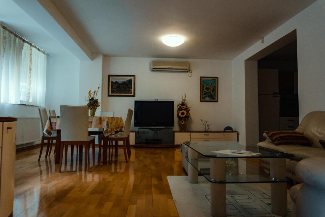 Holiday Home Rozic - Villa With Private Seasonal Heated Pool Μόσταρ Εξωτερικό φωτογραφία