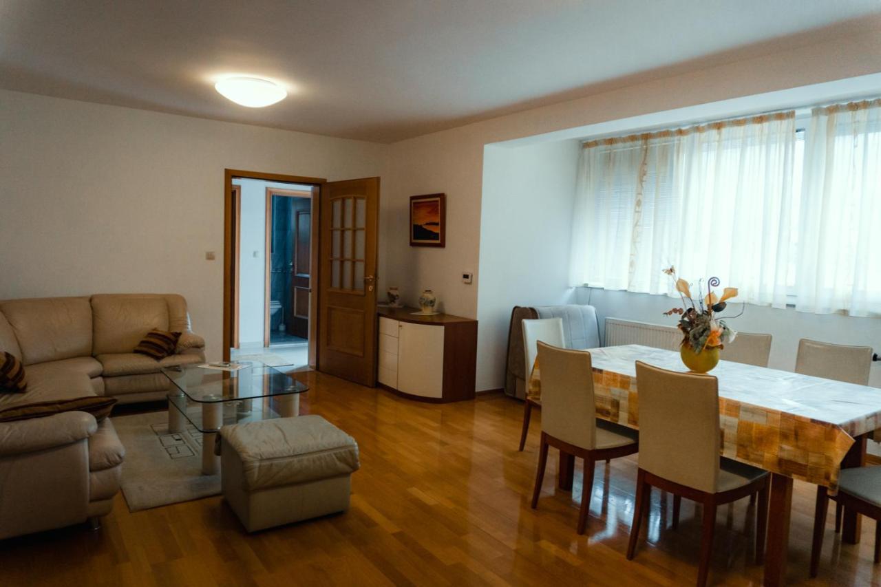 Holiday Home Rozic - Villa With Private Seasonal Heated Pool Μόσταρ Εξωτερικό φωτογραφία