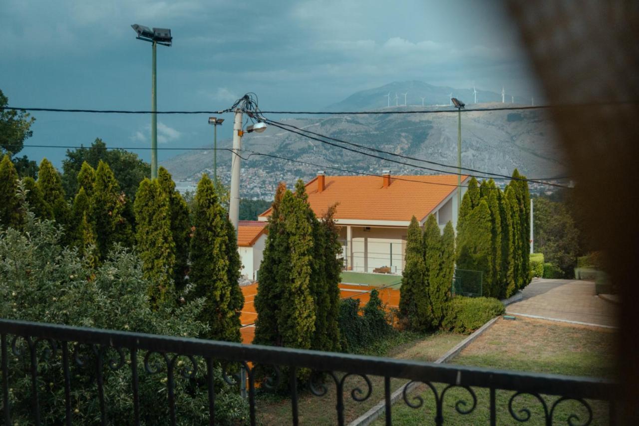 Holiday Home Rozic - Villa With Private Seasonal Heated Pool Μόσταρ Εξωτερικό φωτογραφία