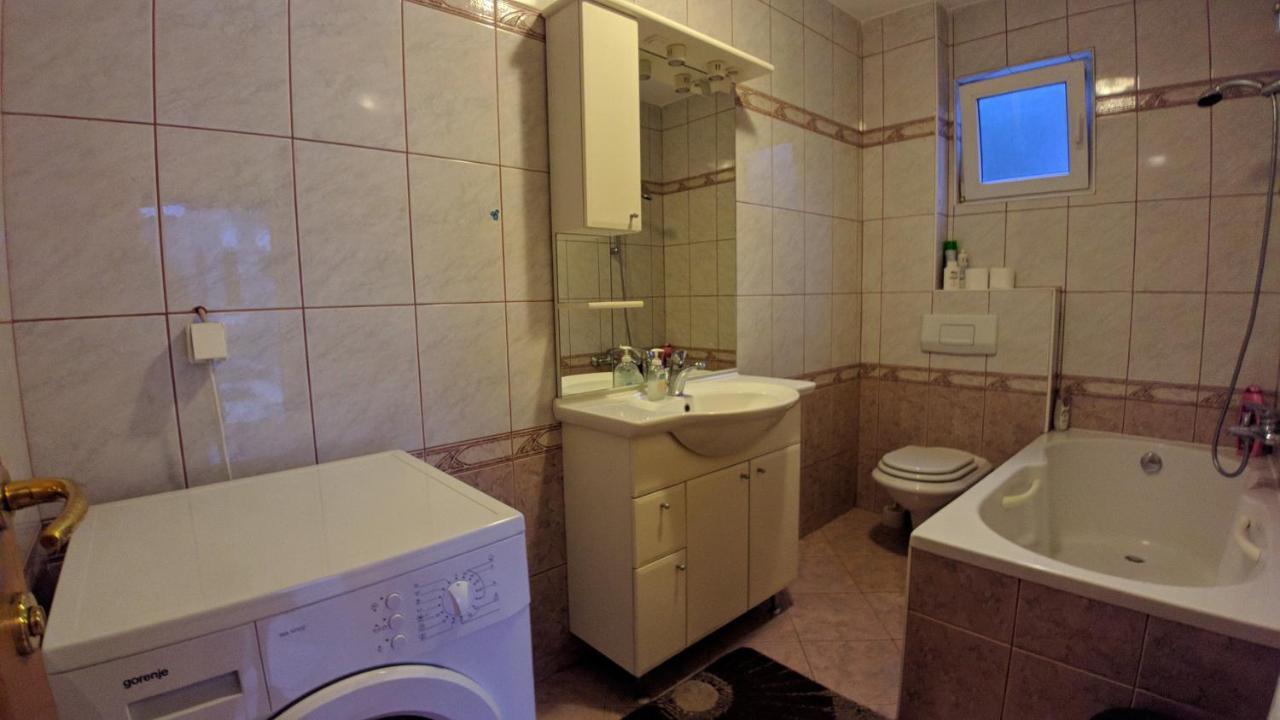 Holiday Home Rozic - Villa With Private Seasonal Heated Pool Μόσταρ Εξωτερικό φωτογραφία